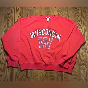 Wisconsin college crew / football sport crew neck /   1962 red sweatshirt